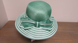 CLOCHE A BORD LARGE COMPLIT VERT RAYE