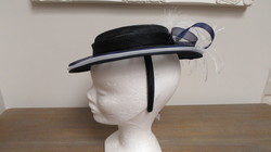 CHAPEAU MARINE/BLANC MONTE SUR SERRE TETE