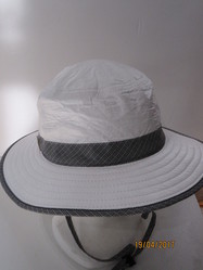 CHAPEAU SOWAY 517 BLANC ET PRINCE DE GALLES