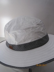 CHAPEAU SOWAY 517 BLANC ET PRINCE DE GALLES